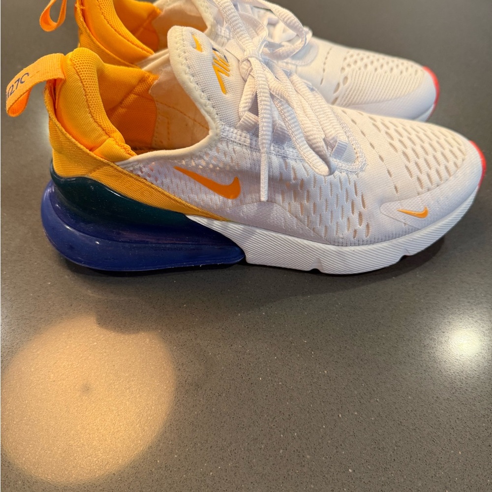 Nike Air 270 White and Orange Sneakers with Breathable Mesh - Picture 5 of 8